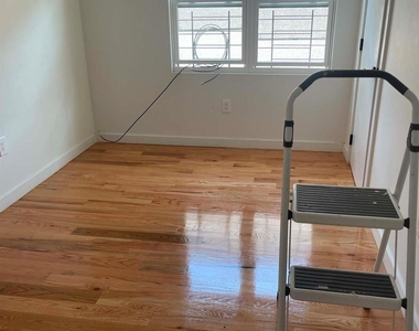 10816 Pinegrove Street - Photo Thumbnail 4