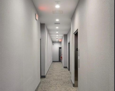116 Waverly Avenue - Photo Thumbnail 6