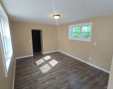 34 Red Barn Road - Photo Thumbnail 6