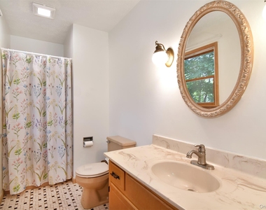 32 Springwood Avenue - Photo Thumbnail 9