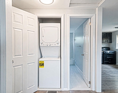 57 Pearl Street - Photo Thumbnail 12