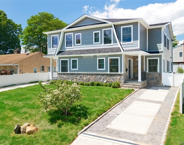 37 Corchaug Avenue - Photo Thumbnail 1