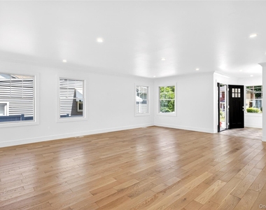 37 Corchaug Avenue - Photo Thumbnail 9