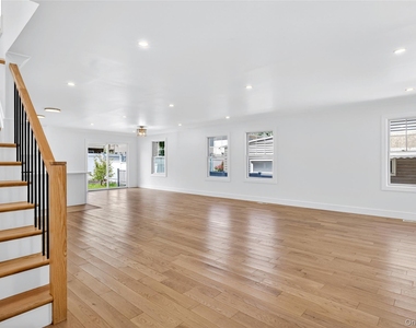 37 Corchaug Avenue - Photo Thumbnail 5