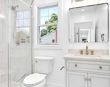 37 Corchaug Avenue - Photo Thumbnail 20