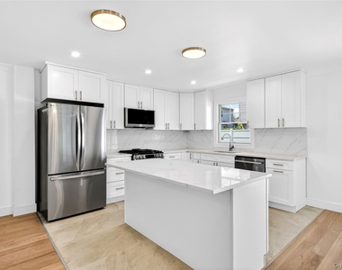 37 Corchaug Avenue - Photo Thumbnail 10