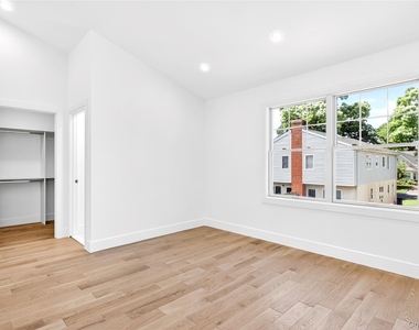 37 Corchaug Avenue - Photo Thumbnail 19