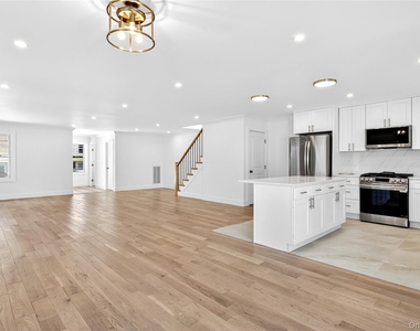 37 Corchaug Avenue - Photo Thumbnail 6