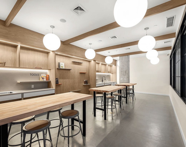395 Carroll Street - Photo Thumbnail 8