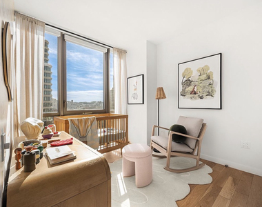 395 Carroll Street - Photo Thumbnail 2