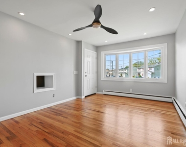 262 Wall Street - Photo Thumbnail 5