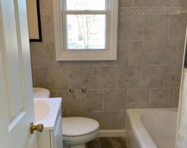 813 Lincoln Avenue - Photo Thumbnail 3