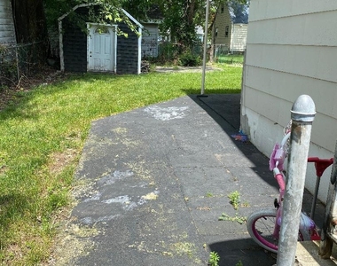 813 Lincoln Avenue - Photo Thumbnail 6
