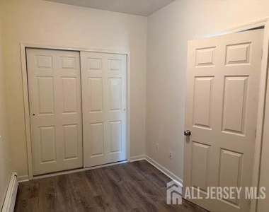 297 Sutton Street - Photo Thumbnail 5
