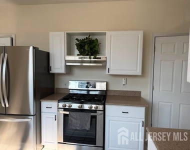 297 Sutton Street - Photo Thumbnail 9