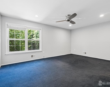 6 Bradford Drive - Photo Thumbnail 13