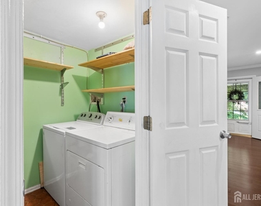 6 Bradford Drive - Photo Thumbnail 10