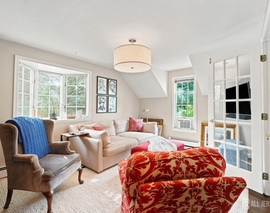 1434 Maplewood Terrace - Photo Thumbnail 6