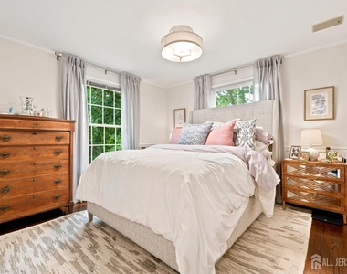 1434 Maplewood Terrace - Photo Thumbnail 7