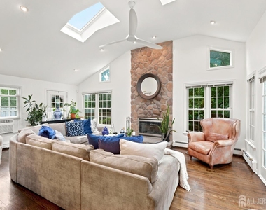 1434 Maplewood Terrace - Photo Thumbnail 12