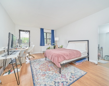 337 W 43rd Street - Photo Thumbnail 2