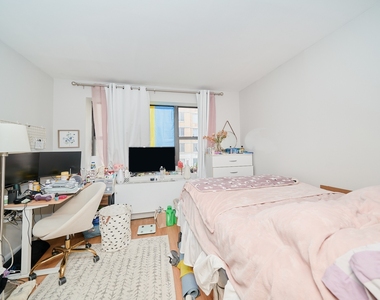 337 W 43rd Street - Photo Thumbnail 5