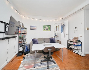 337 W 43rd Street - Photo Thumbnail 7