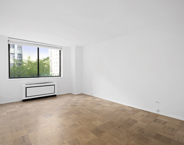 275 W 96th Street - Photo Thumbnail 4