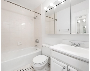 275 W 96th Street - Photo Thumbnail 5