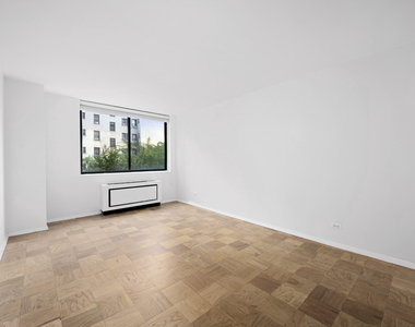 275 W 96th Street - Photo Thumbnail 7