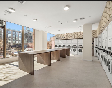 395 Carroll Street - Photo Thumbnail 15