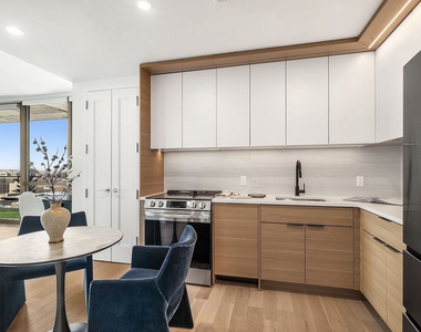 395 Carroll Street - Photo Thumbnail 1