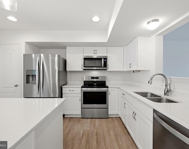 658 Thumper Drive - Photo Thumbnail 10