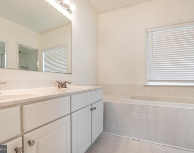 2408 Ruffin Drive - Photo Thumbnail 22