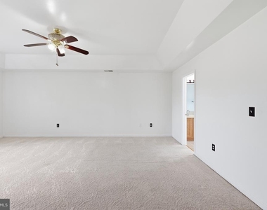 2917 Markhams Grant Drive - Photo Thumbnail 35