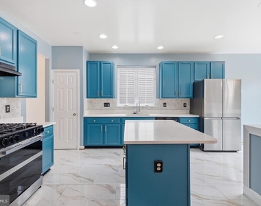 2917 Markhams Grant Drive - Photo Thumbnail 14