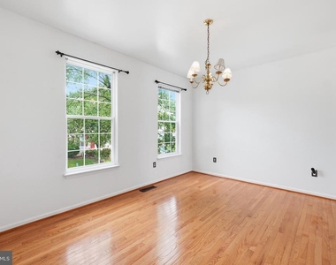 2917 Markhams Grant Drive - Photo Thumbnail 9