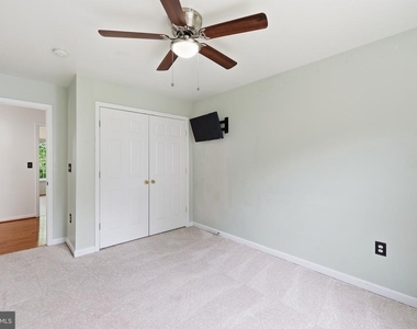 2917 Markhams Grant Drive - Photo Thumbnail 45