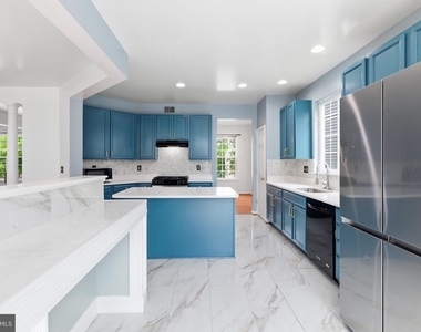 2917 Markhams Grant Drive - Photo Thumbnail 16