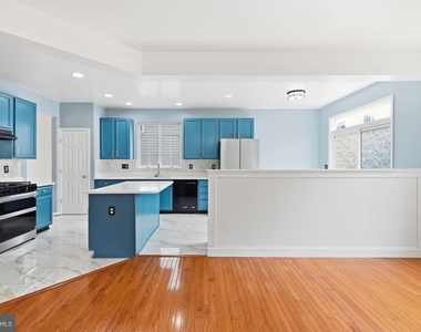 2917 Markhams Grant Drive - Photo Thumbnail 18