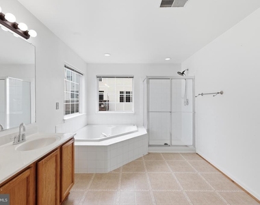 2917 Markhams Grant Drive - Photo Thumbnail 40