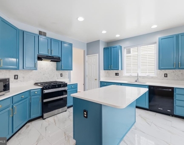2917 Markhams Grant Drive - Photo Thumbnail 13