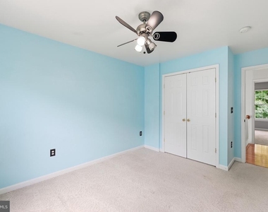 2917 Markhams Grant Drive - Photo Thumbnail 47