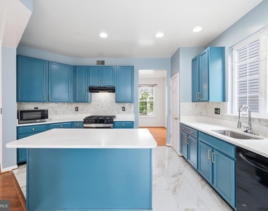 2917 Markhams Grant Drive - Photo Thumbnail 12