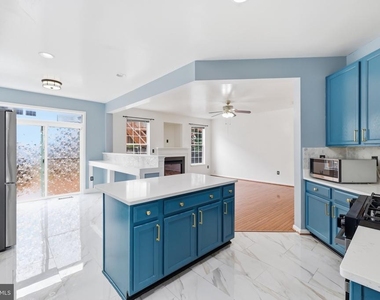 2917 Markhams Grant Drive - Photo Thumbnail 11