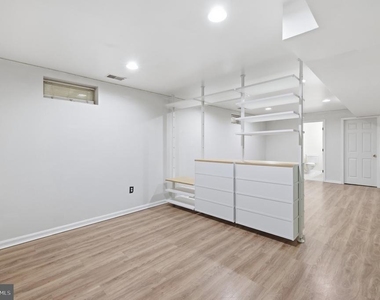 2917 Markhams Grant Drive - Photo Thumbnail 54