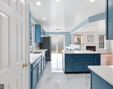 2917 Markhams Grant Drive - Photo Thumbnail 10