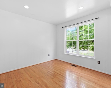 2917 Markhams Grant Drive - Photo Thumbnail 5