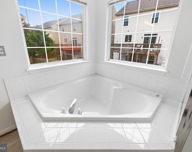 2917 Markhams Grant Drive - Photo Thumbnail 39