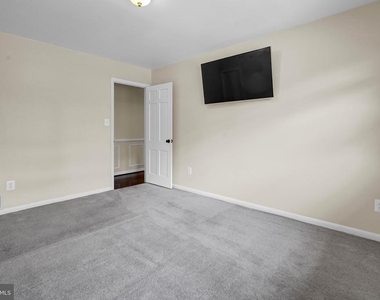 13019 Canova Drive - Photo Thumbnail 5